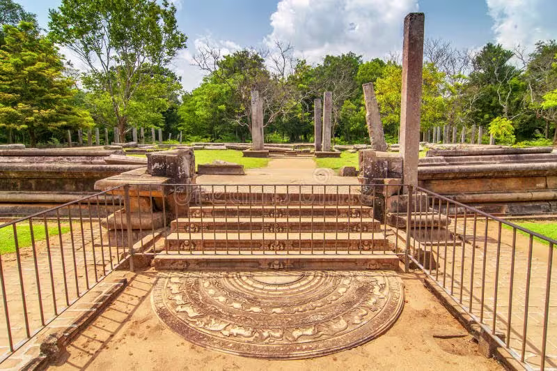 anuradhapura moonstone tours in srilanka 2025